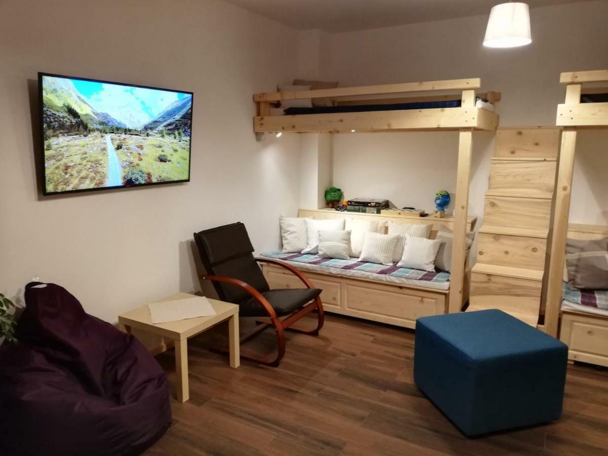 Zozo Hostel Brašov Exteriér fotografie